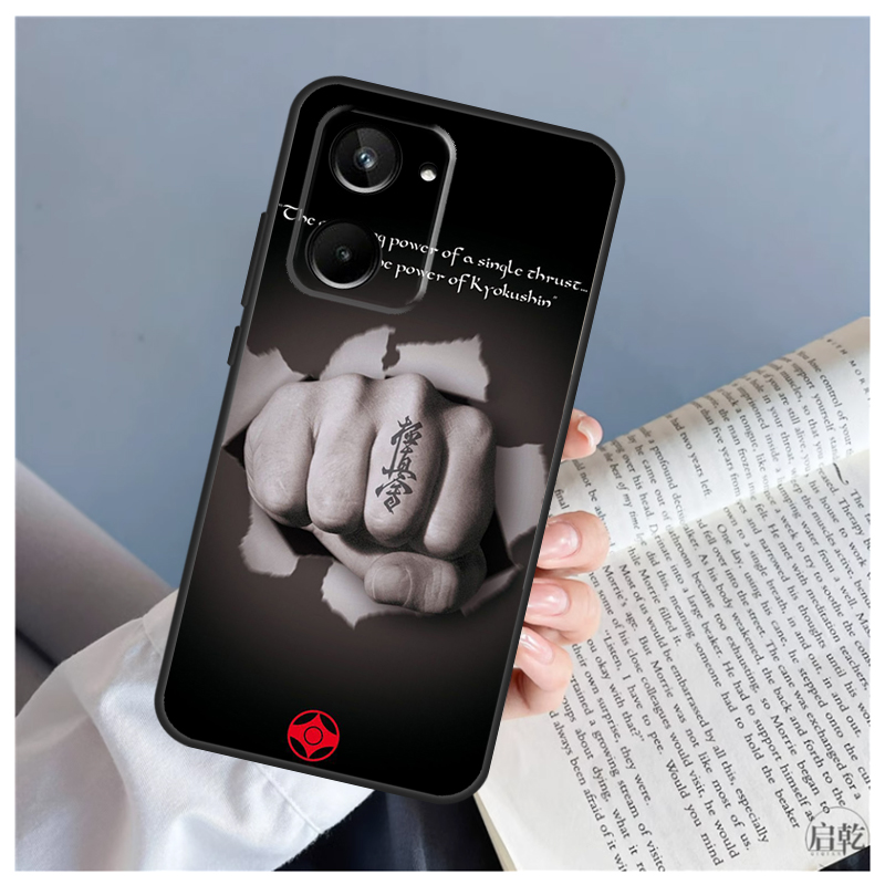 Funda con el símbolo de Kyokus - Realme C67 reseña y precio